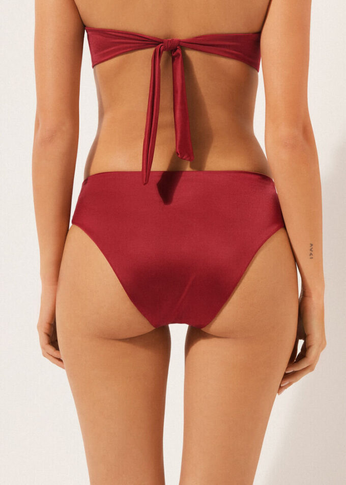 Bikinibotten med hög midja i glansig satin Bikinibotten med hög midja i glansig satin