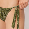 Bikinibotten med knytband i naturlig tie-dye