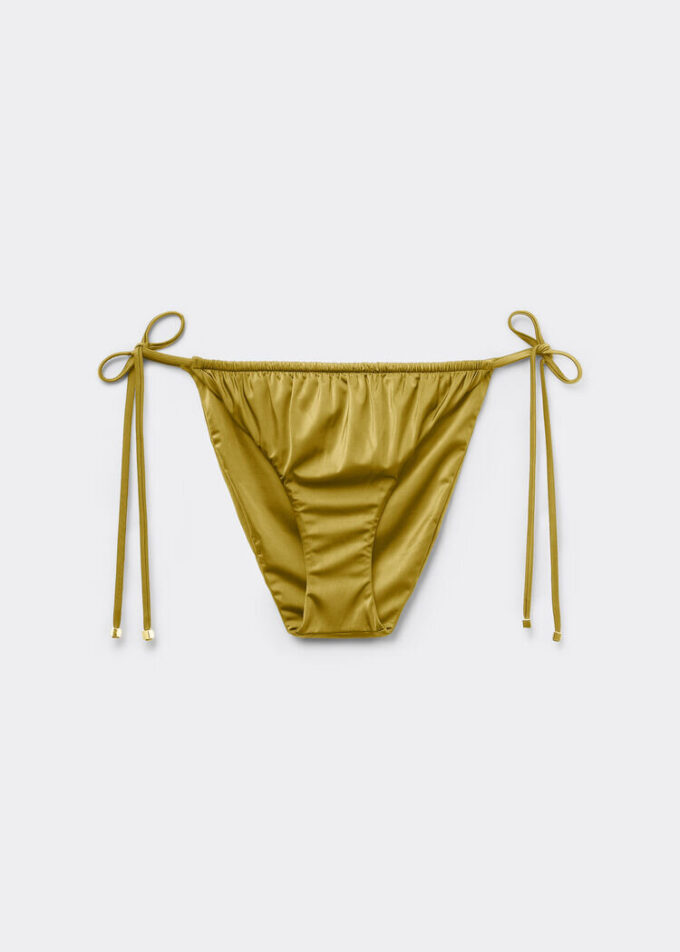 Bikinibotten med snörning i glänsande satin