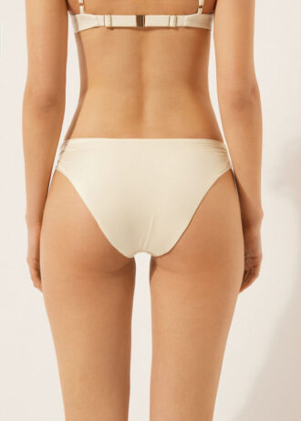 Bikinibottnar i glansig satin