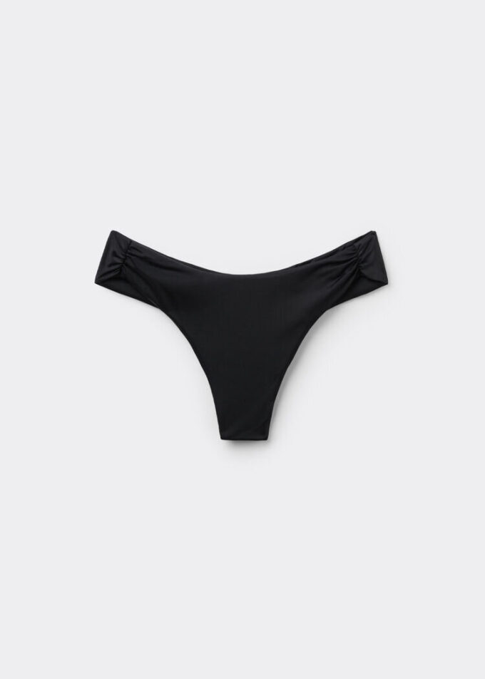 Brasilianska bikinitrosor i glansig satin Brasilianska bikinitrosor i glansig satin