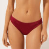 Brasilianska bikinitrosor i glansigt satin