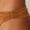 Brasilianska bikinitrosor i glansigt satin