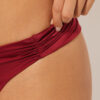 Brasilianska bikinitrosor i glansigt satin