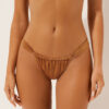 Brasilianska bikinitrosor i glänsande satin