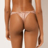 Brasilianska bikinitrosor i glänsande satin