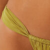 Brasilianska bikinitrosor i glänsande satin