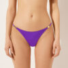 Brasilianska bikinitrosor i minimalistisk passform Brasilianska bikinitrosor i minimalistisk passform