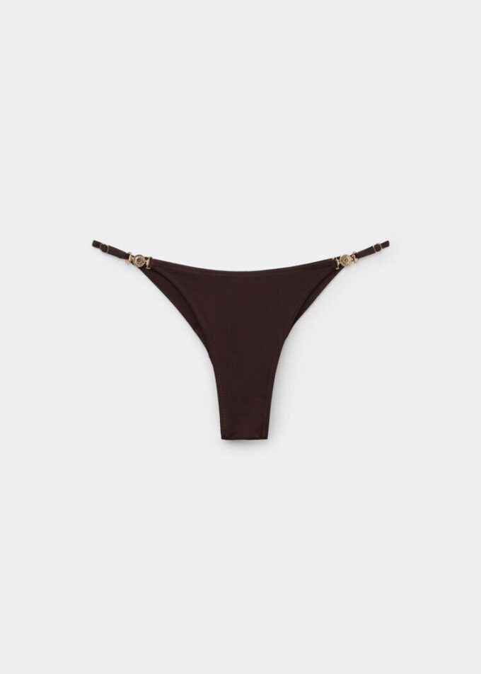 Brasilianska bikinitrosor i minimalistisk passform Brasilianska bikinitrosor i minimalistisk passform