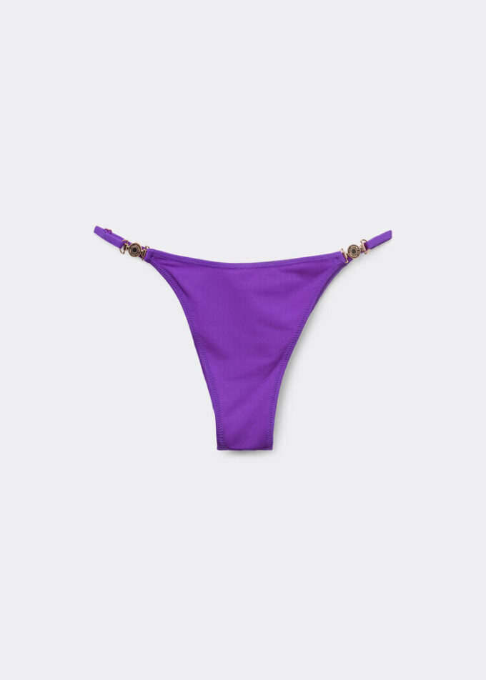 Brasilianska bikinitrosor i minimalistisk passform Brasilianska bikinitrosor i minimalistisk passform