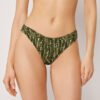 Brasilianska bikinitrosor i naturlig tie-dye