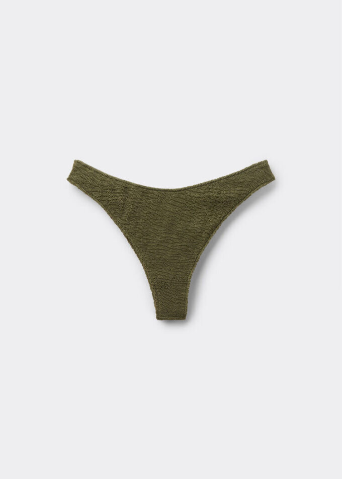 Brasilianska bikinitrosor med krusade vågor Brasilianska bikinitrosor med krusade vågor