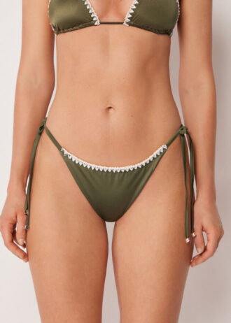 Brasilianska bikinitrosor med snörning och raffinerad glans