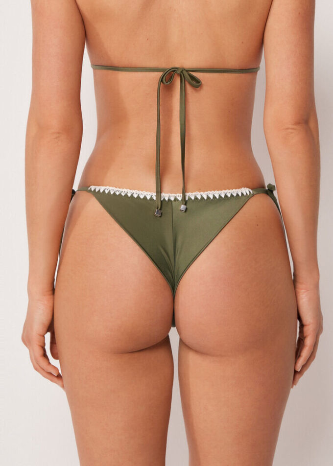 Brasilianska bikinitrosor med snörning och raffinerad glans