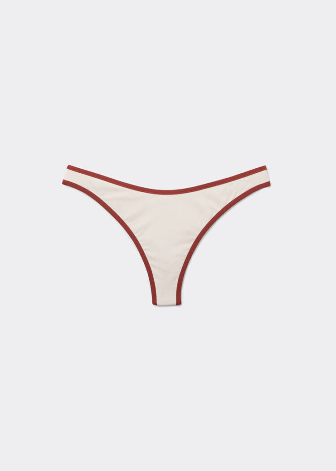 Brasilianska bikinitrosor med tvåfärgad kant Brasilianska bikinitrosor med tvåfärgad kant