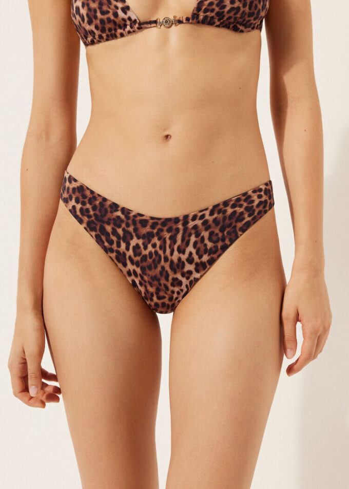 Bruna brasiliska bikinitrosor med djurmönster Bruna brasiliska bikinitrosor med djurmönster