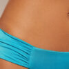 Draperad Brasilia-bikinitrosor i glänsande satin Draperad Brasilia-bikinitrosor i glänsande satin