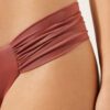 Draperad Brasilia-bikinitrosor i glänsande satin Draperad Brasilia-bikinitrosor i glänsande satin
