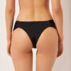 Draperad brasilianska bikinitrosor från Indonesia