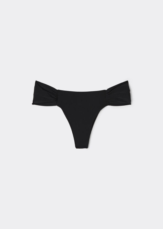 Draperad brasilianska bikinitrosor från Indonesia