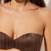 Graderad vadderad bandeau-bikinitopp i glänsande satin