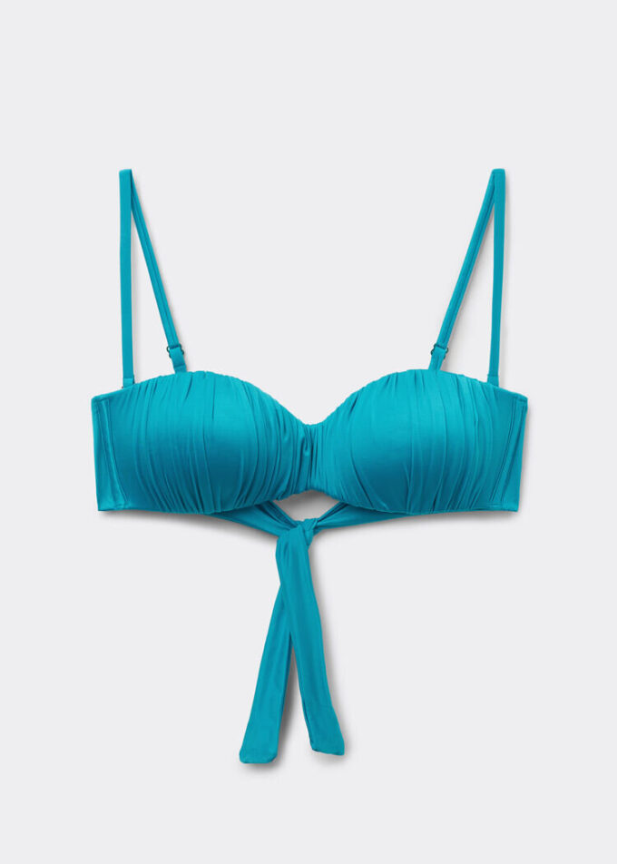Graderad vadderad bandeau-bikinitopp i glänsande satin