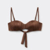 Graderad vadderad bandeau-bikinitopp i glänsande satin