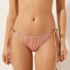 Satinbikinitrosor i brasiliansk stil Satinbikinitrosor i brasiliansk stil
