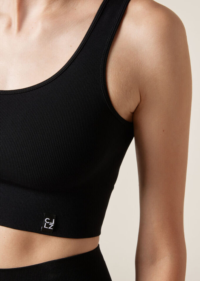 Seamless sport-top