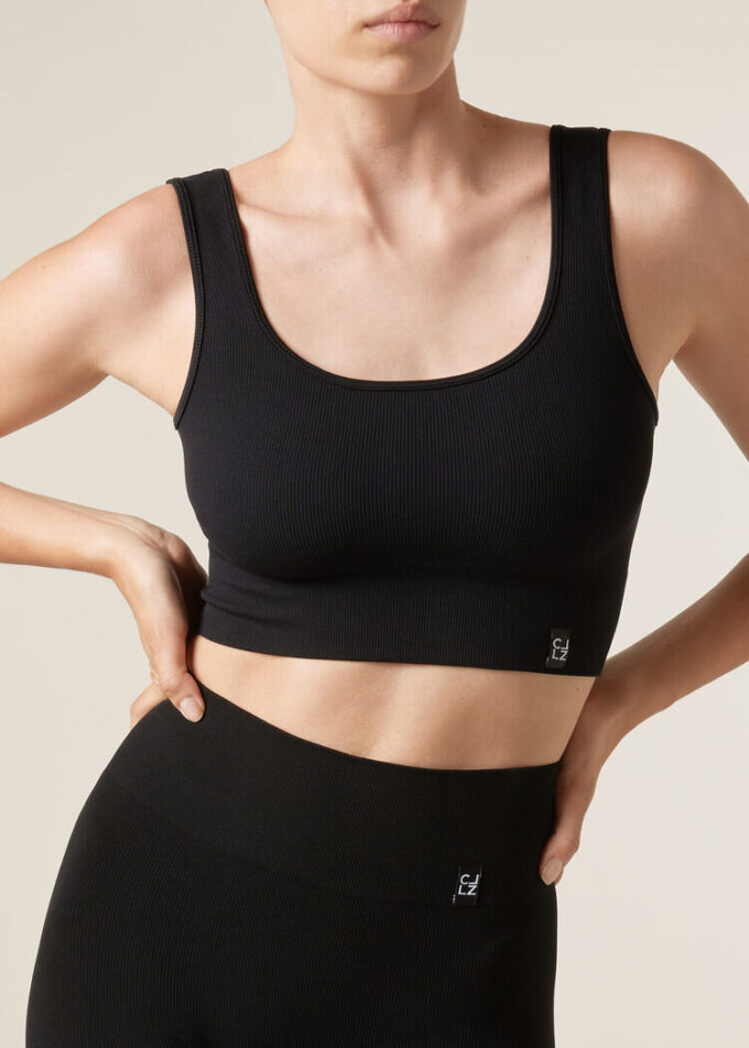 Seamless sport-top