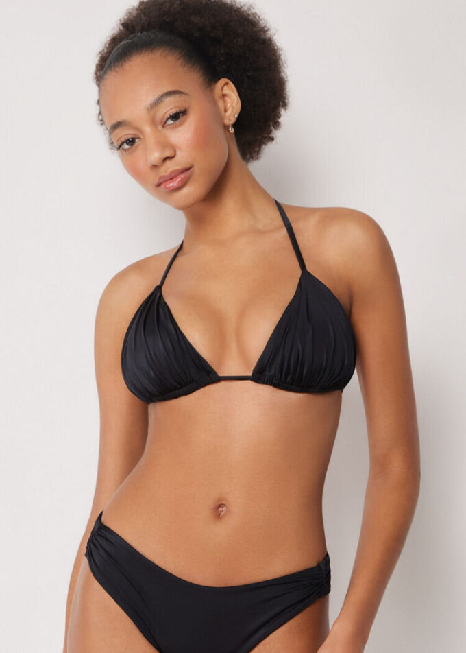 Triangeltopp i glansig satin Triangeltopp i glansig satin